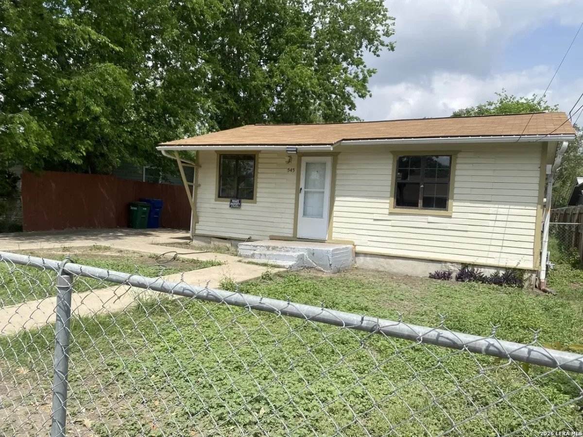 2BR House for Sale in San Antonio, TX