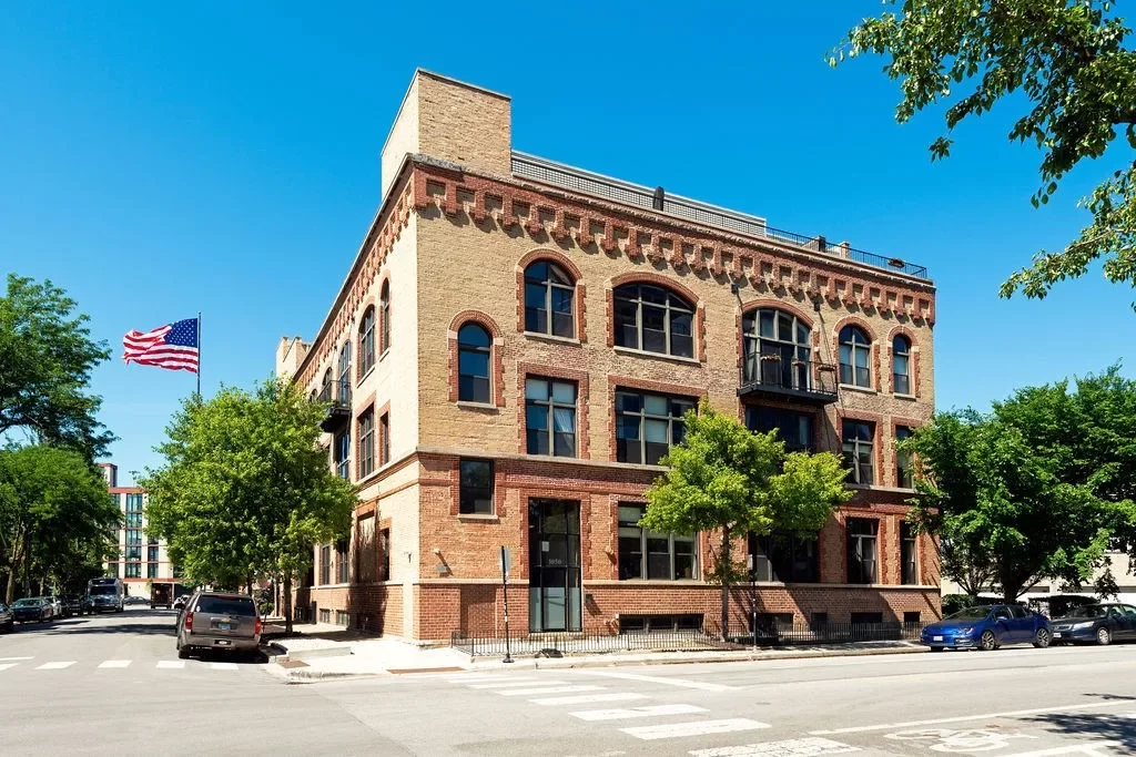 2BR Condo for Sale in Chicago, IL