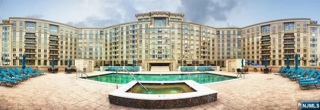 2BR Condo for Rent in Edgewater, NJ
