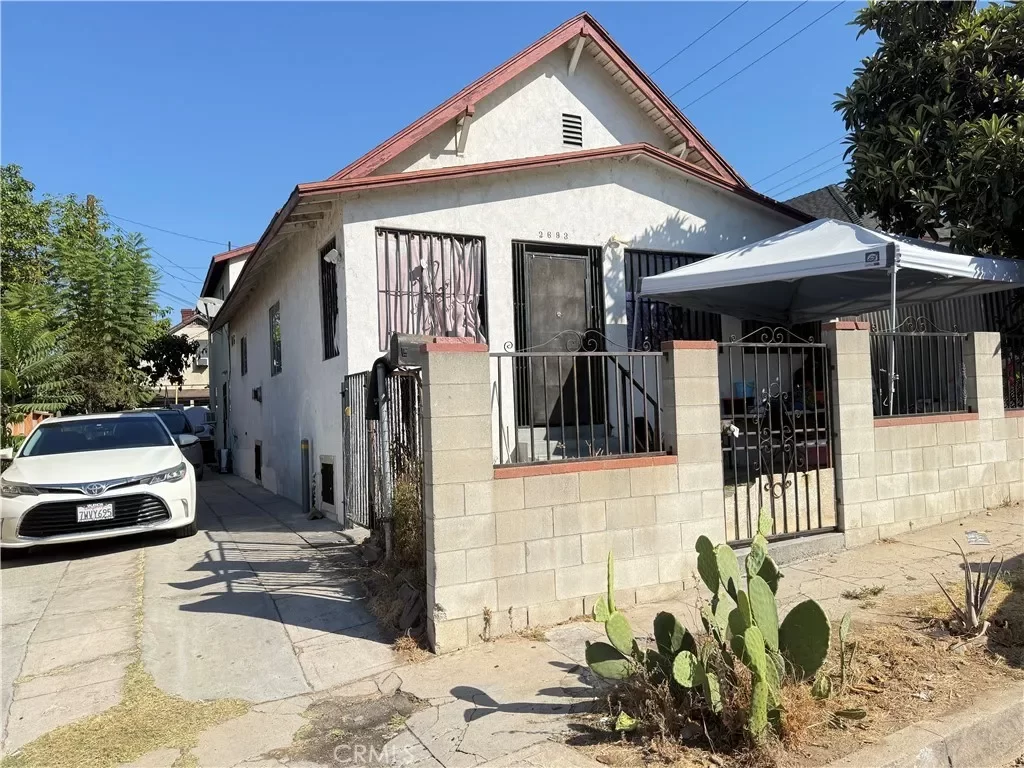 7BR House for Sale in Los Angeles, CA