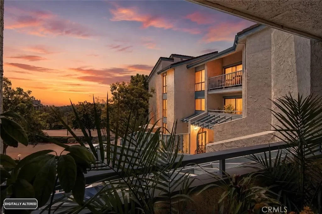 2BR Condo for Sale in Los Angeles, CA