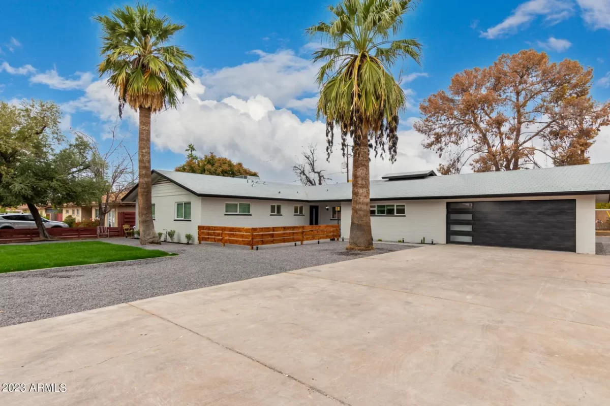 4BR House for Sale in Phoenix, AZ