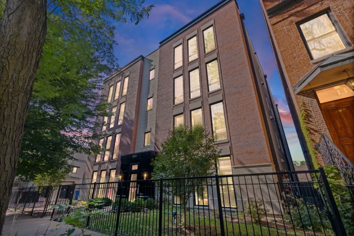 3BR Condo for Sale in Chicago, IL