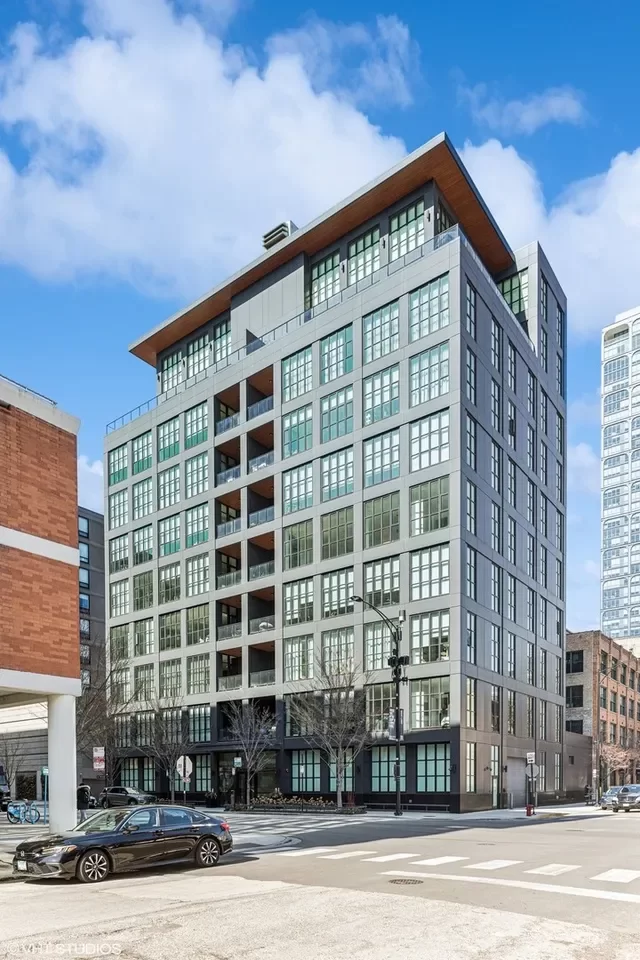 4BR Condo for Sale in Chicago, IL