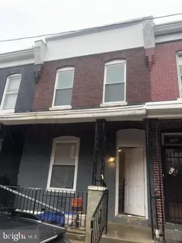 2BR Townhouse for Sale in Philadelphia, PA