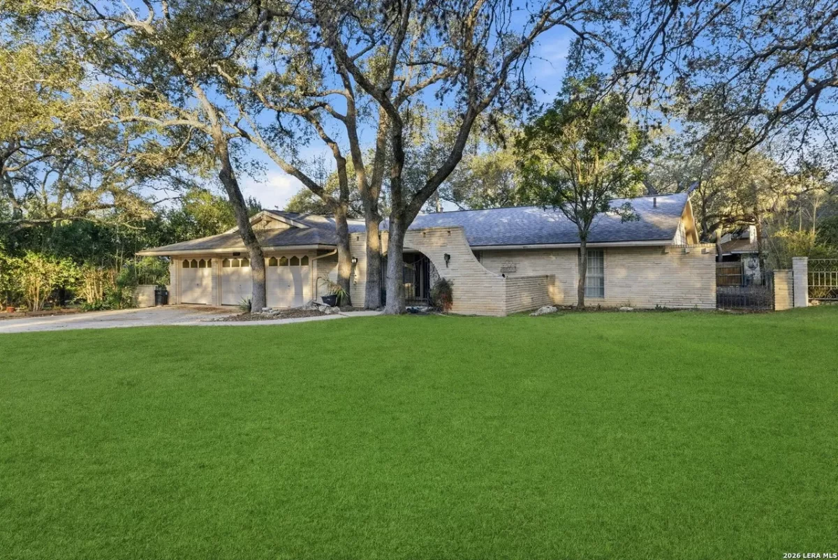 3BR House for Sale in Castle Hills, TX