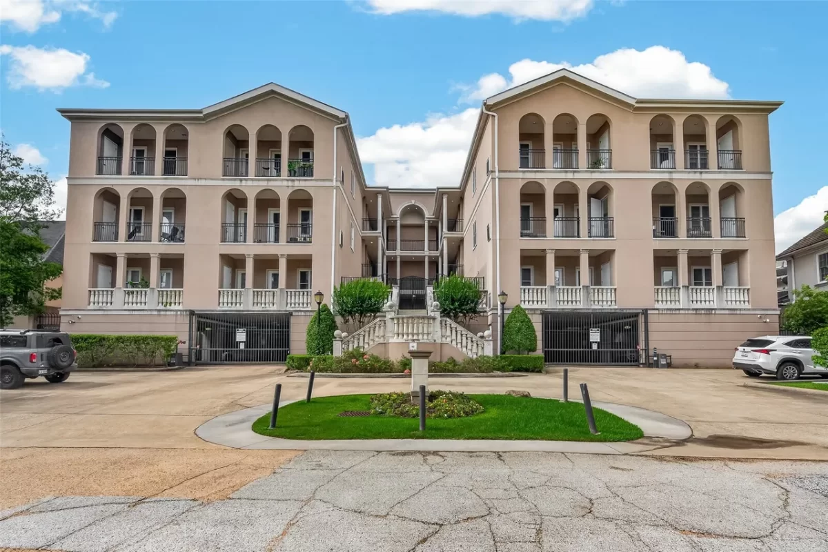 2BR Condo for Sale in Houston, TX