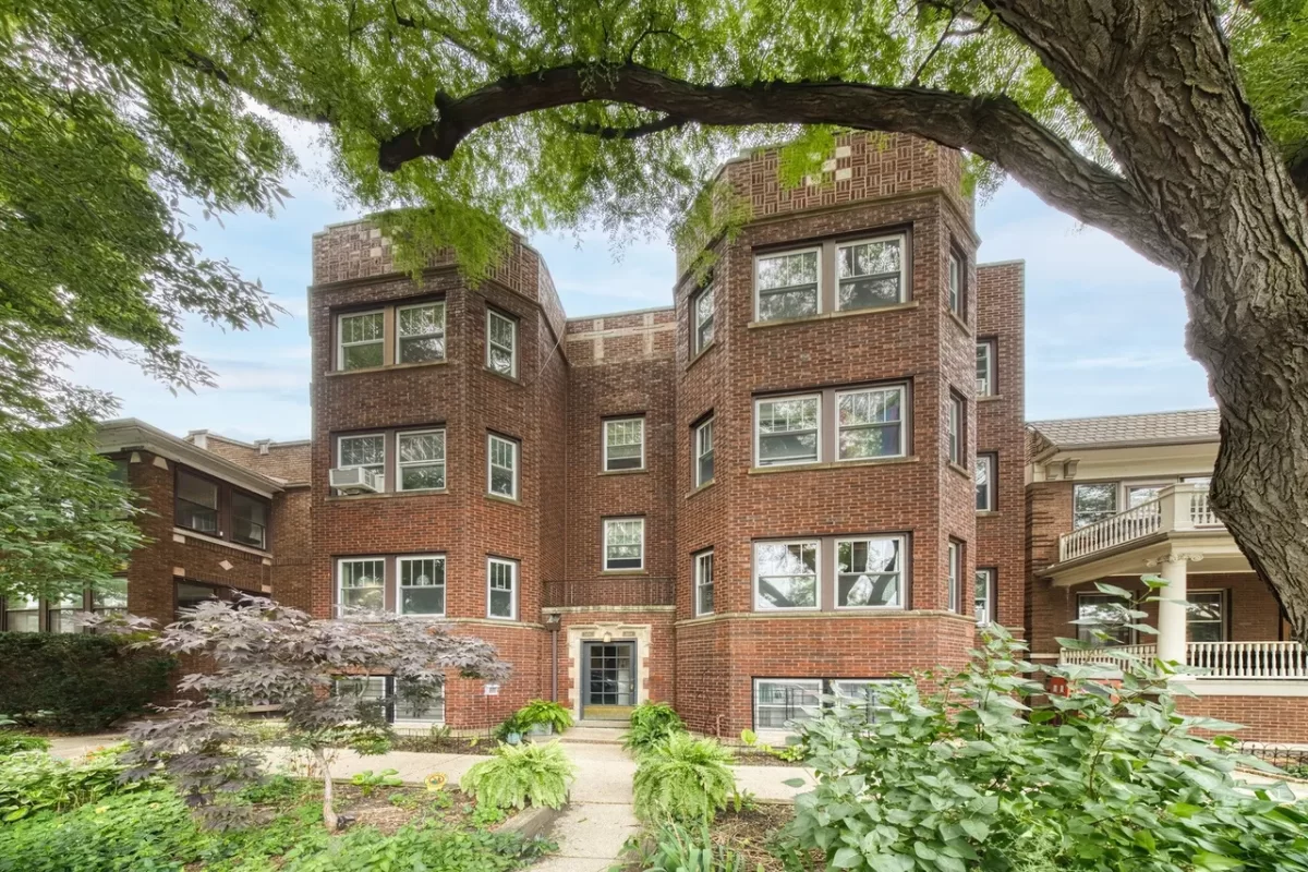 2BR Condo for Sale in Chicago, IL