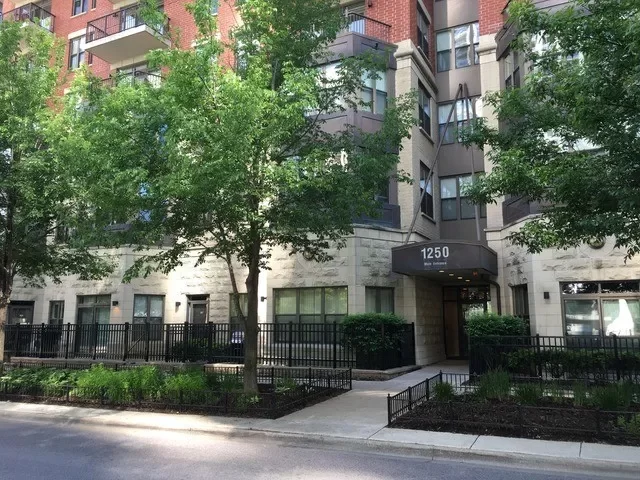 2BR House for Rent in Chicago, IL