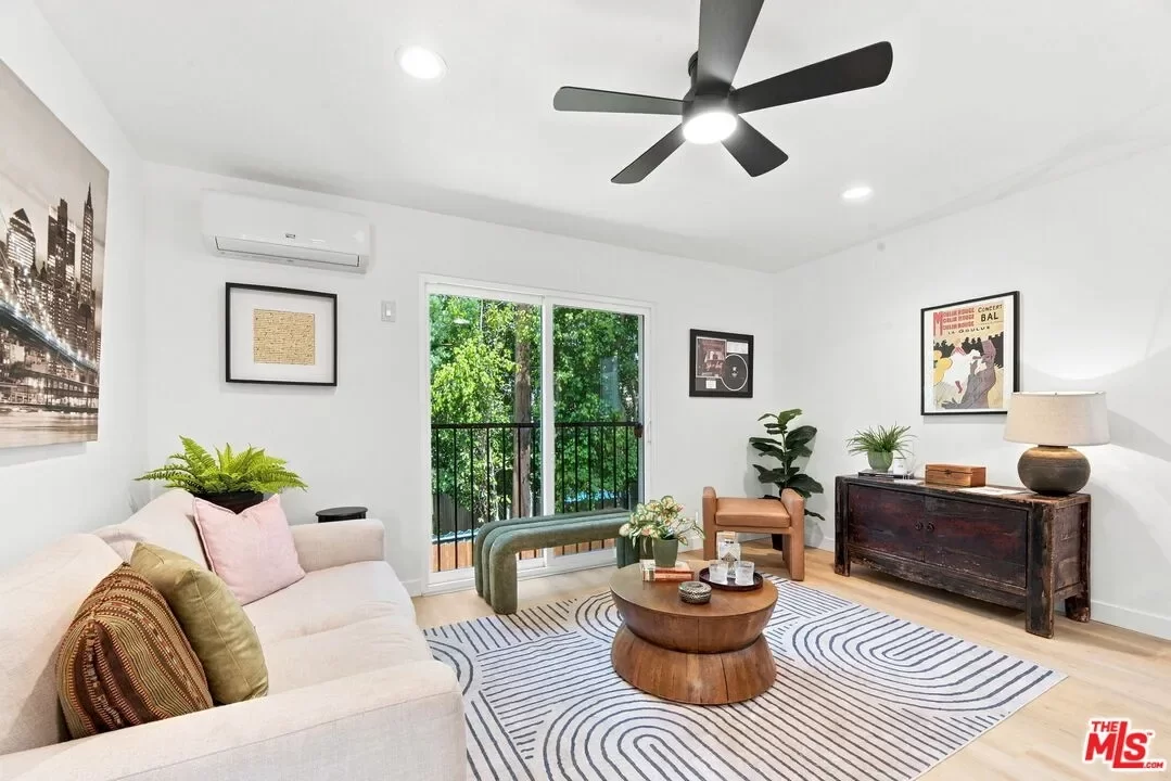 2BR Condo for Sale in Los Angeles, CA