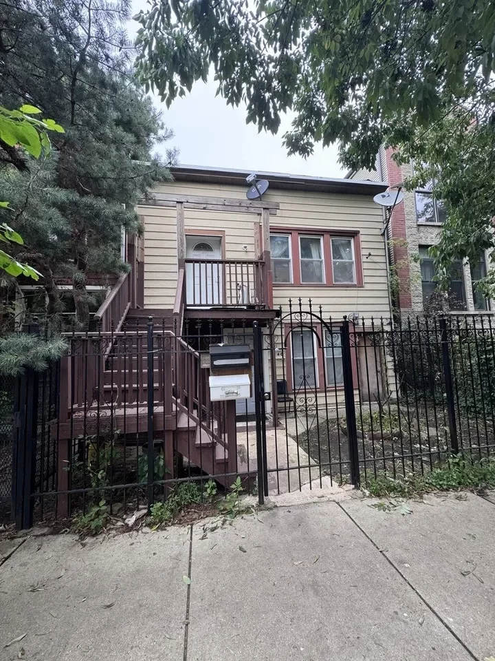 5BR Multi-Family for Sale in Chicago, IL