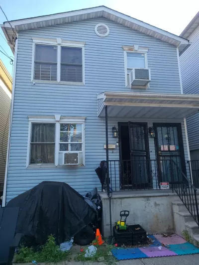 6BR Multi-Family for Sale in Jersey City, NJ
