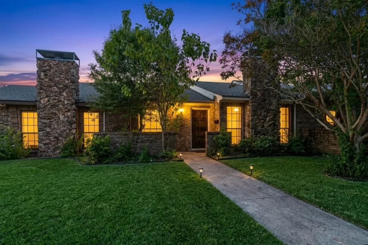 2BR Townhouse for Sale in Dallas, TX