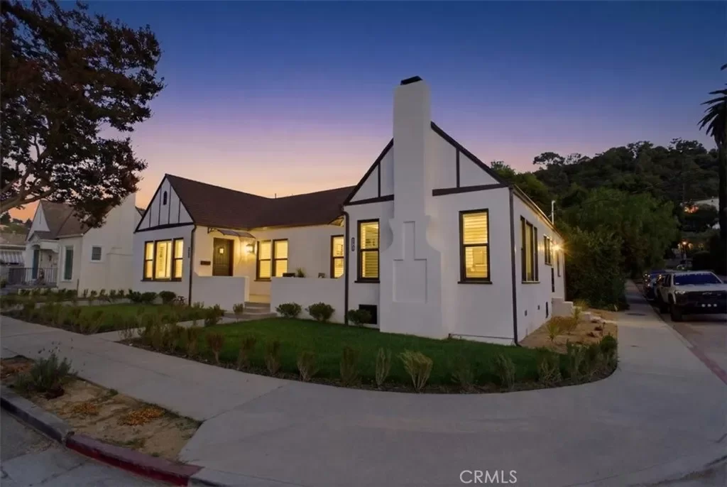 5BR Multi-Family for Sale in Glendale, CA