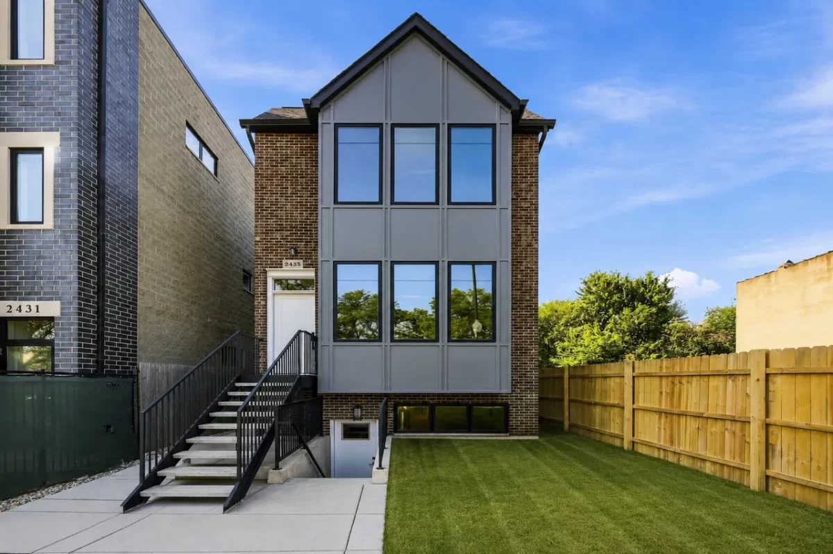 5BR Multi-Family for Sale in Chicago, IL