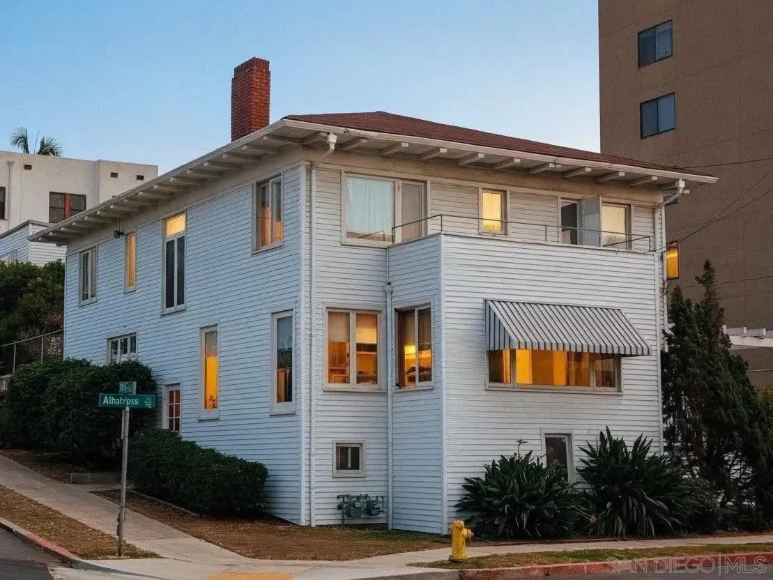 5BR House for Sale in San Diego, CA