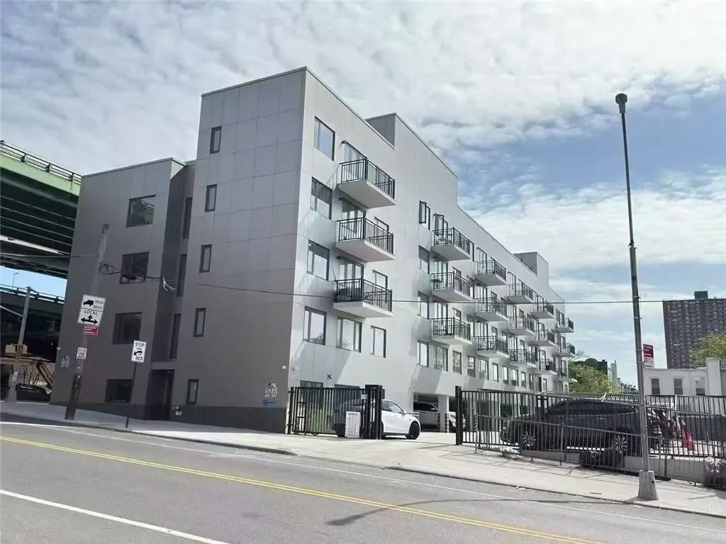 2BR Multi-Family for Sale in Brooklyn, NY