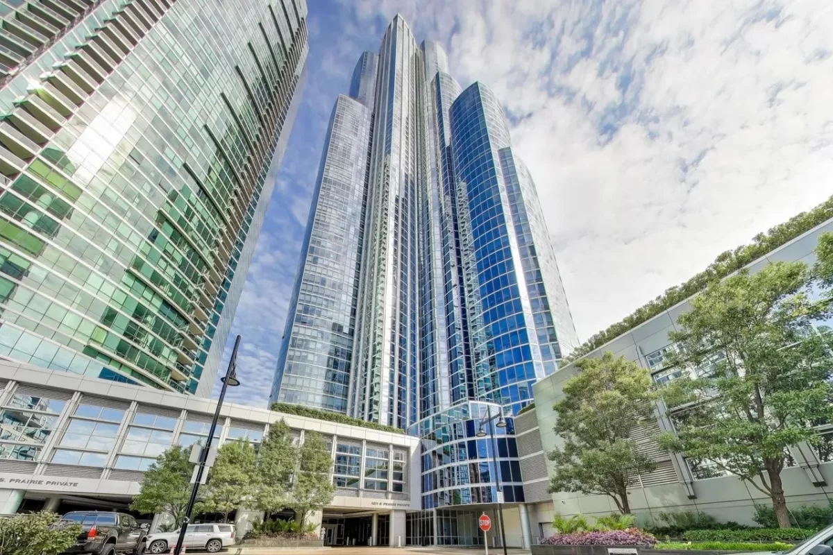 2BR Condo for Sale in Chicago, IL