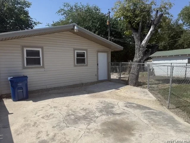 2BR House for Rent in San Antonio, TX