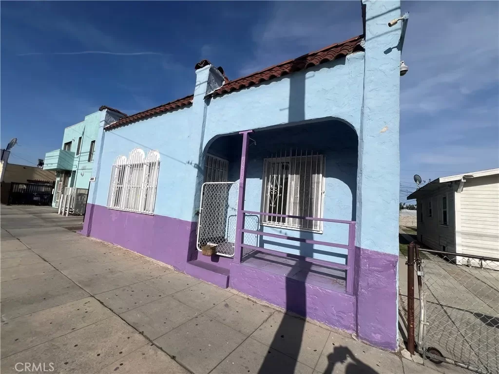 3BR Multi-Family for Sale in Los Angeles, CA