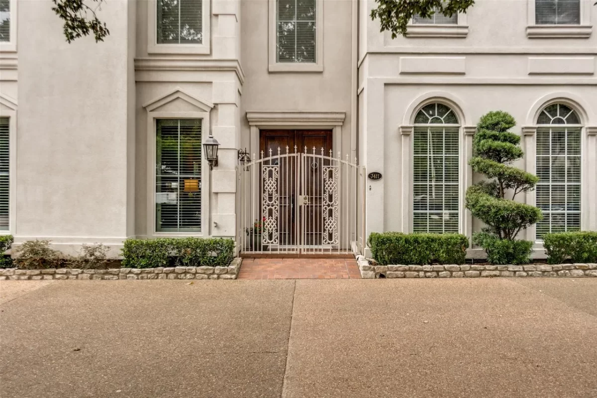 3BR Townhouse for Sale in Dallas, TX