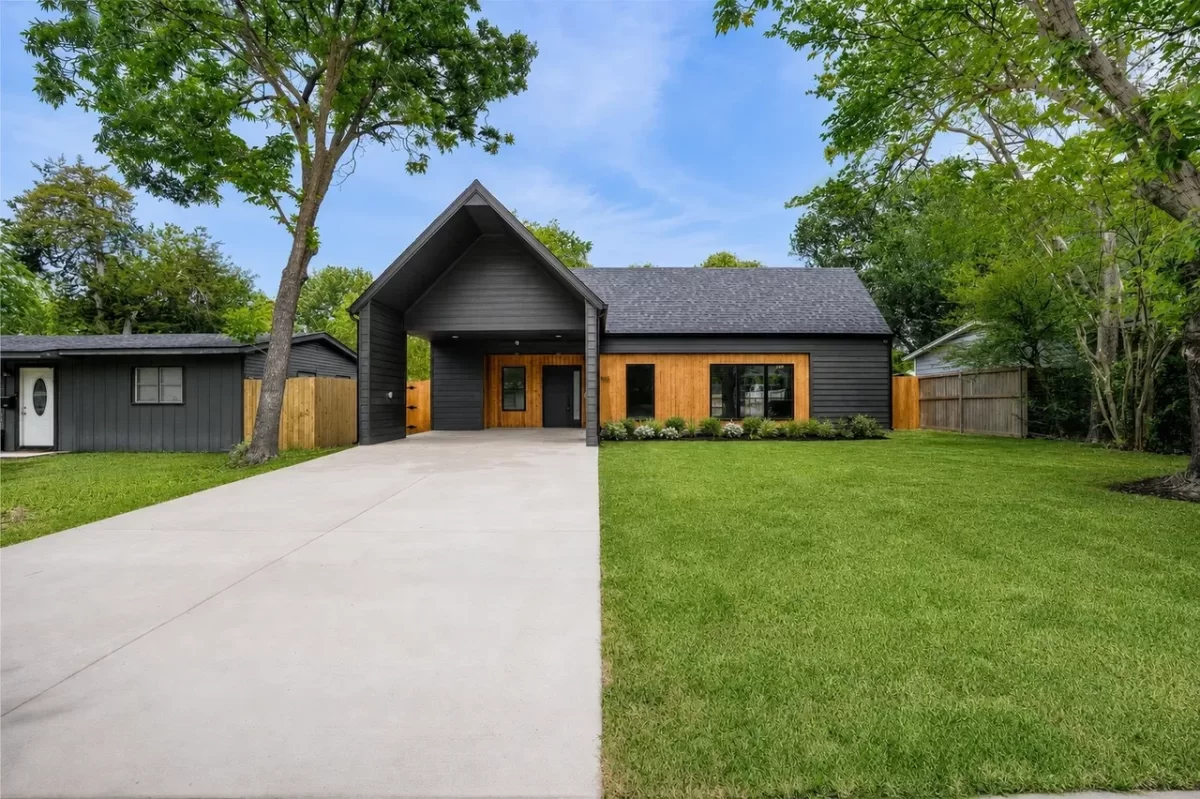 4BR House for Sale in Dallas, TX