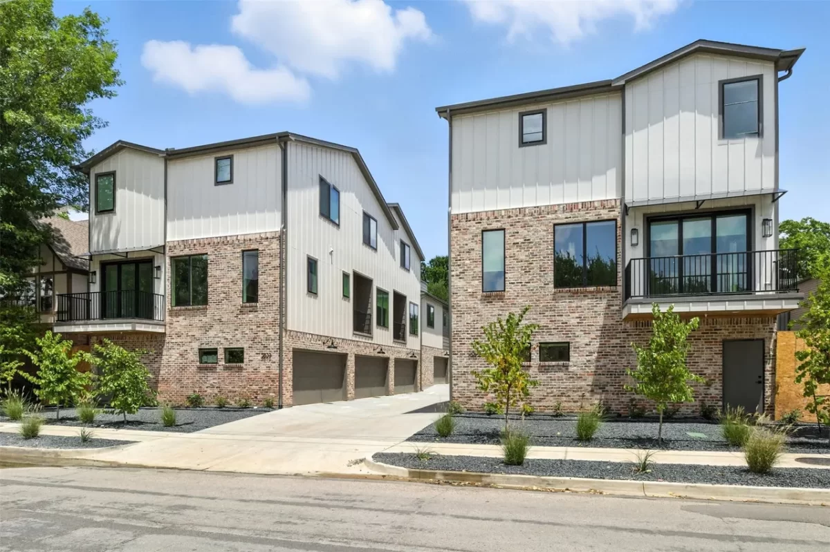2BR Townhouse for Rent in Dallas, TX
