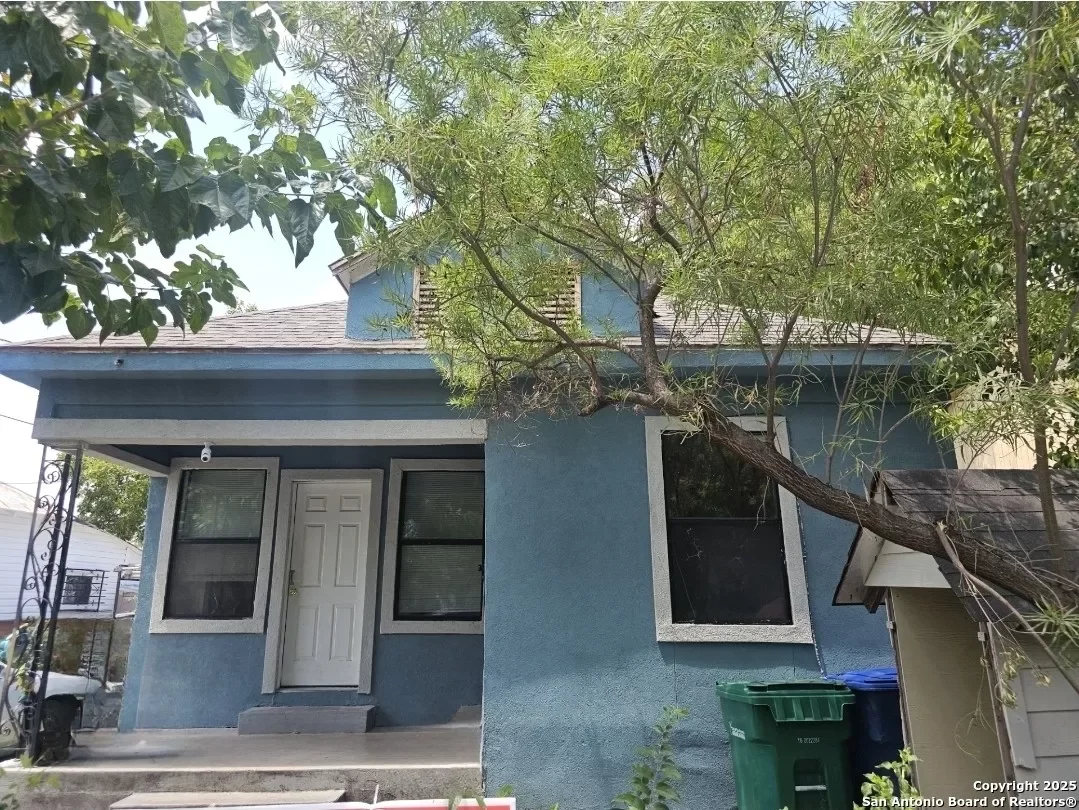 2BR House for Sale in San Antonio, TX