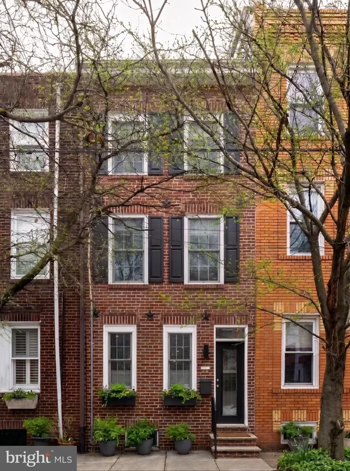 3BR Townhouse for Sale in Philadelphia, PA