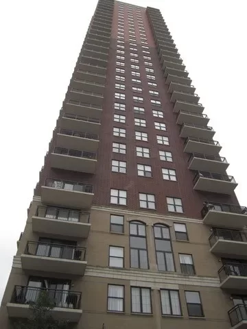 2BR Condo for Rent in Chicago, IL