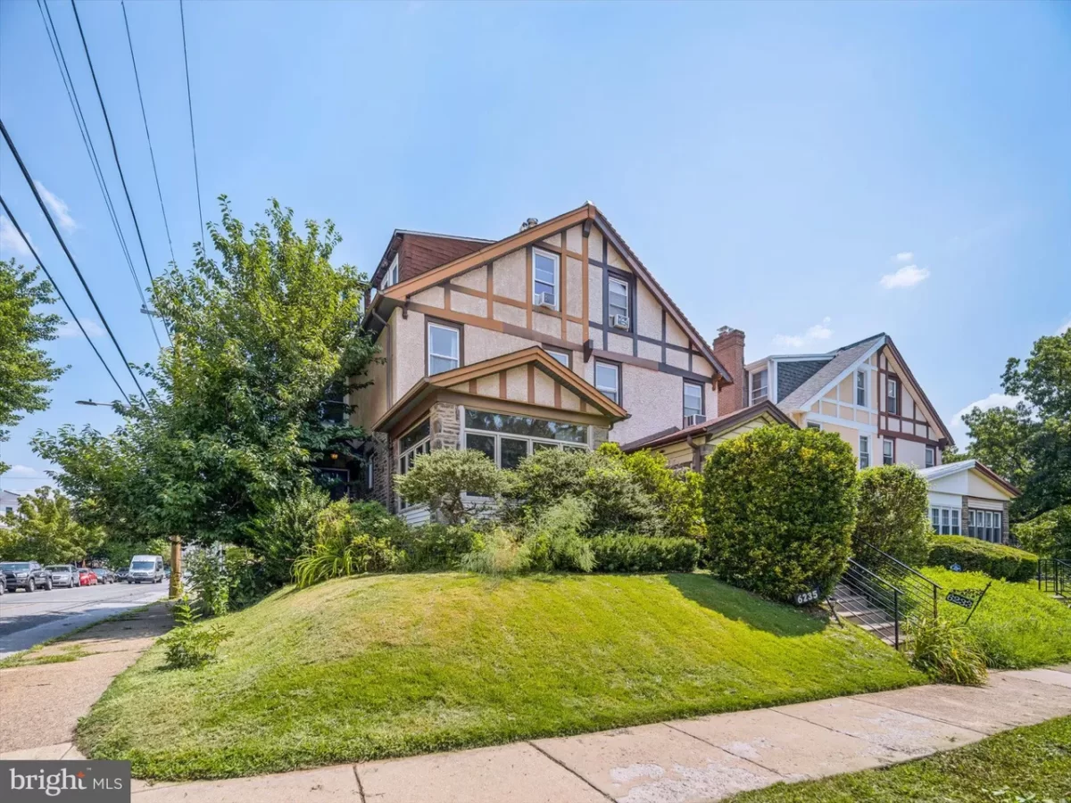 4BR Townhouse for Sale in Philadelphia, PA