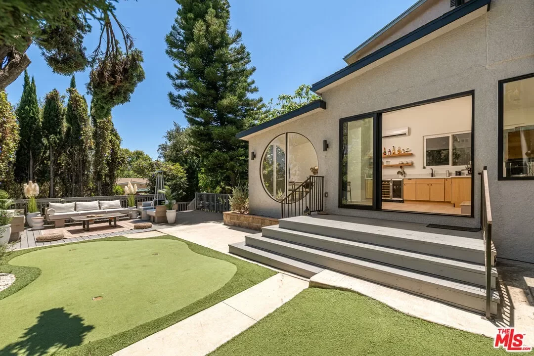 4BR House for Sale in Los Angeles, CA