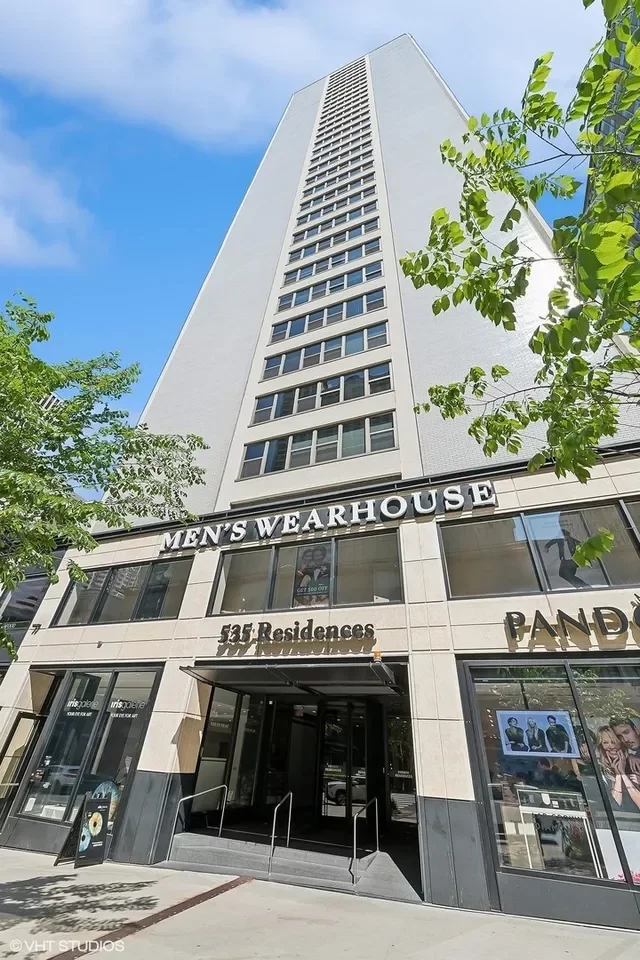 2BR Condo for Sale in Chicago, IL