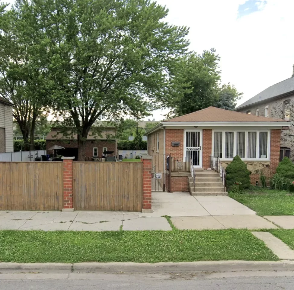 4BR House for Sale in Chicago, IL