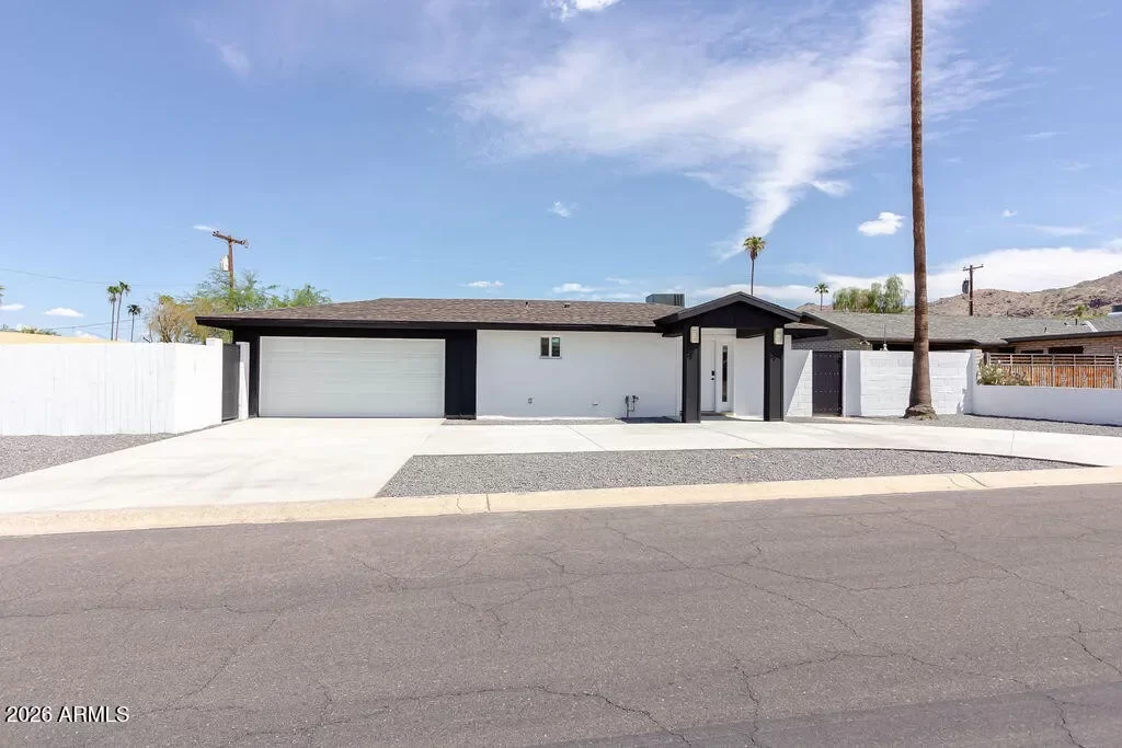 4BR House for Sale in Phoenix, AZ