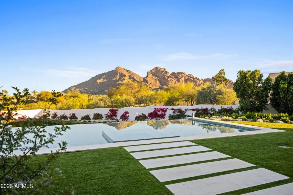 4BR House for Sale in Paradise Valley, AZ