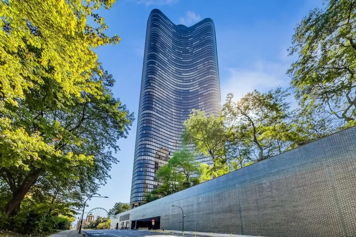 2BR Condo for Sale in Chicago, IL