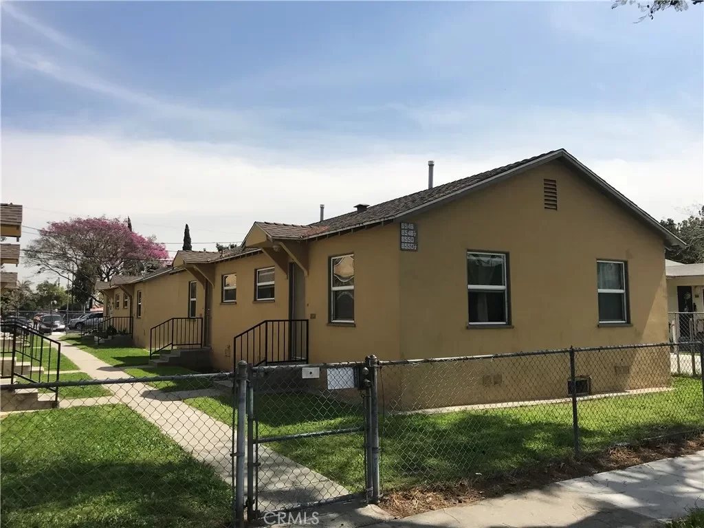4BR Multi-Family for Sale in Bell Gardens, CA