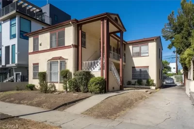 5BR Multi-Family for Sale in Los Angeles, CA