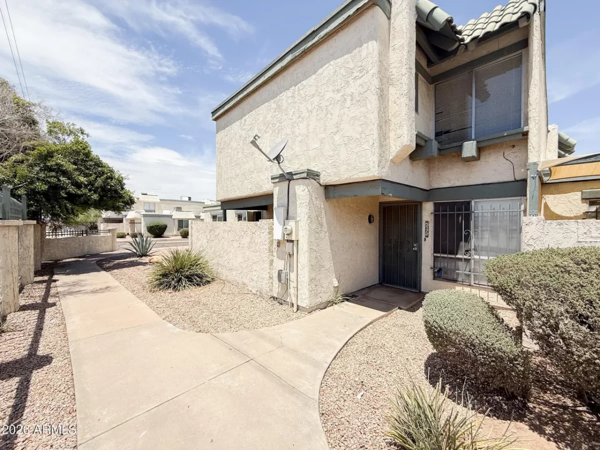 3BR Townhouse for Sale in Glendale, AZ