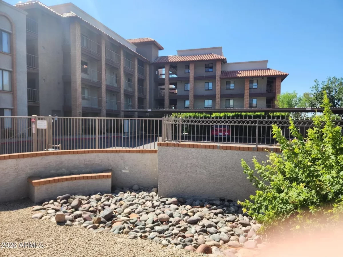2BR Condo for Sale in Phoenix, AZ
