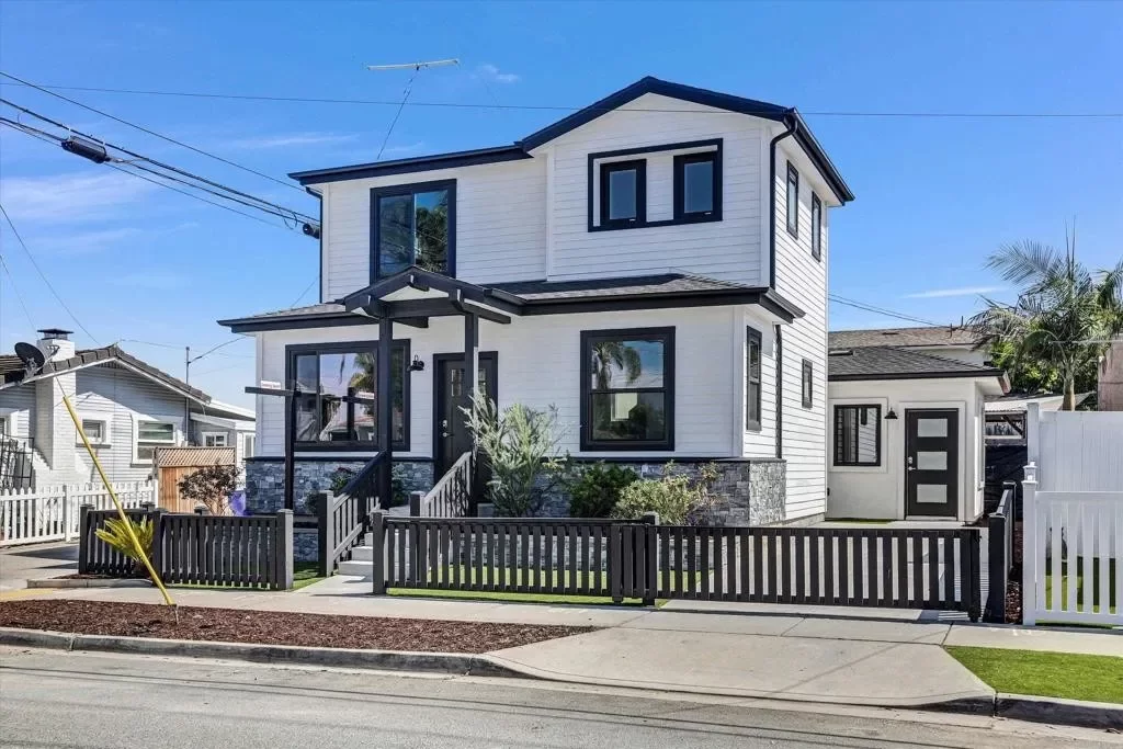 2BR House for Sale in San Diego, CA