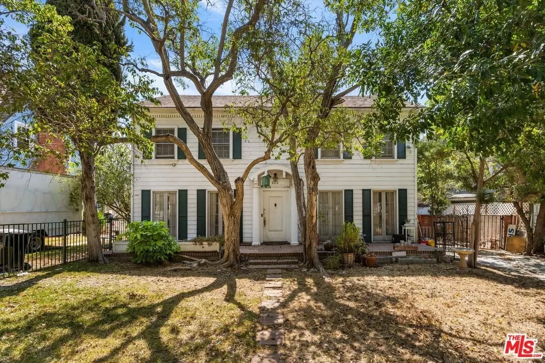 4BR House for Sale in Los Angeles, CA