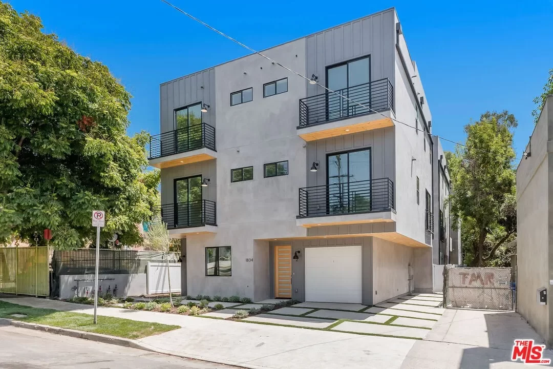 4BR Townhouse for Rent in Los Angeles, CA
