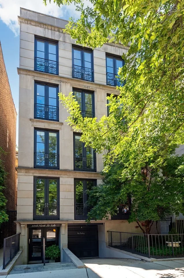 3BR Condo for Sale in Chicago, IL