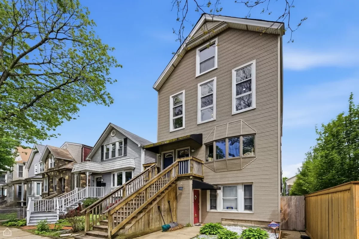 5BR Multi-Family for Sale in Chicago, IL