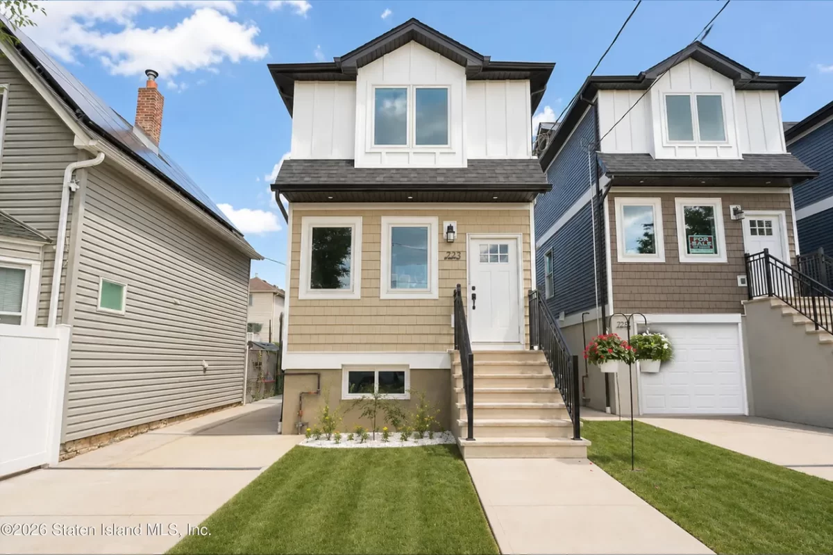 3BR House for Sale in Staten Island, NY