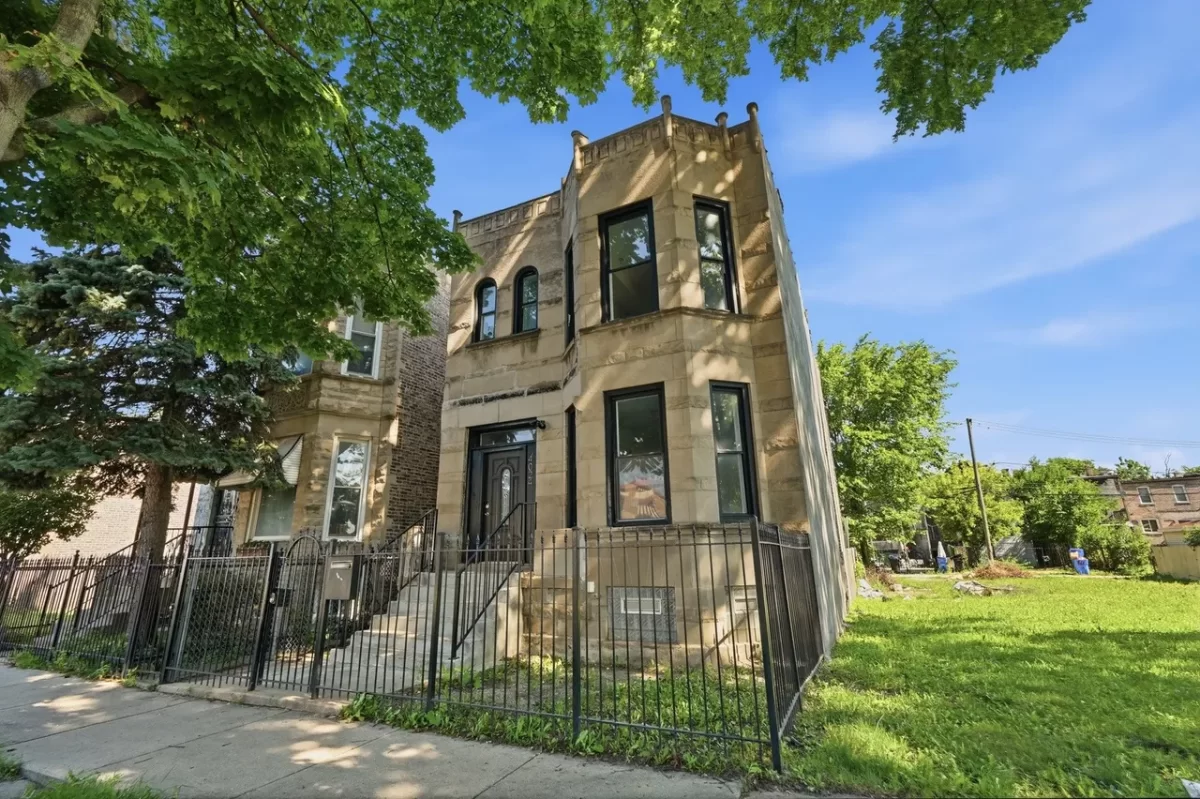 5BR Multi-Family for Sale in Chicago, IL