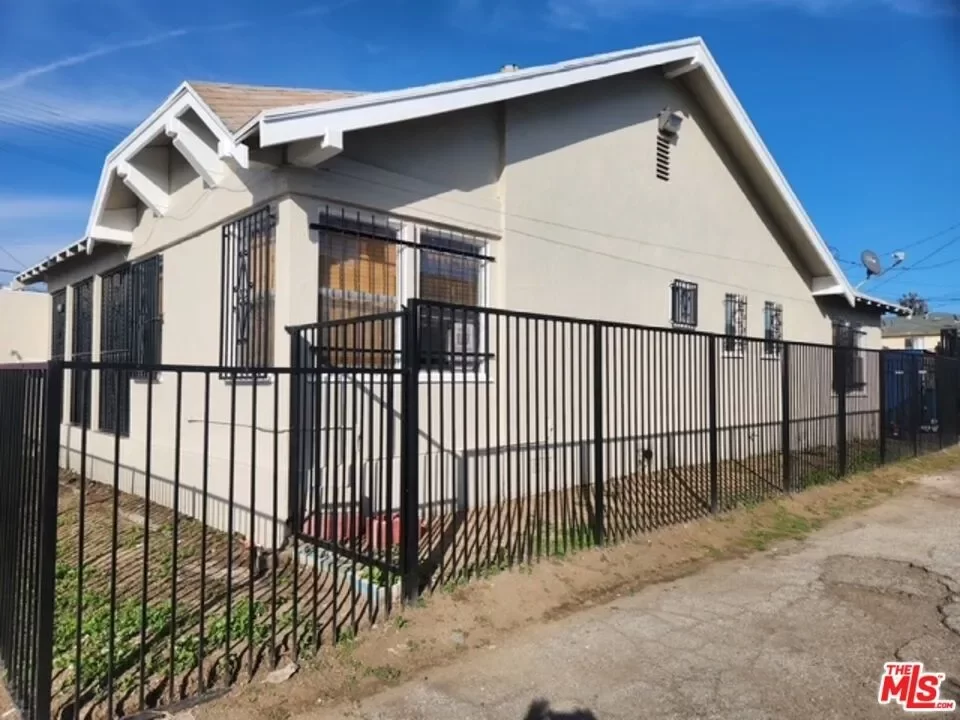 2BR Multi-Family for Sale in Los Angeles, CA