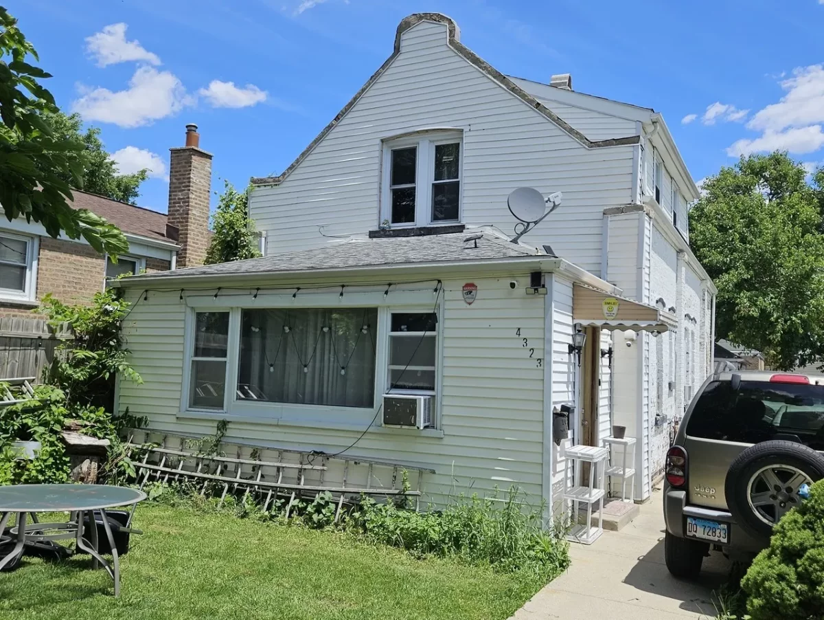 4BR House for Sale in Chicago, IL